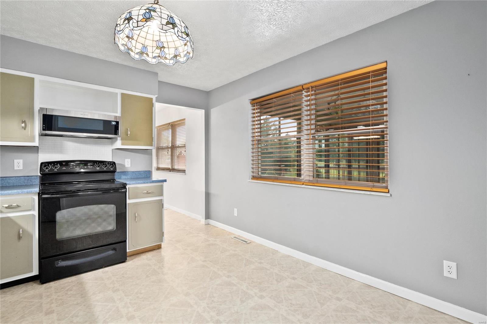 535 Walnut Road St. Jacob, IL 62281 - Photo 6 of 48