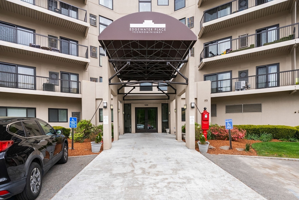 133 Commander Shea Boulevard, Unit 209 Quincy, MA 02171 - Photo 2 of 12