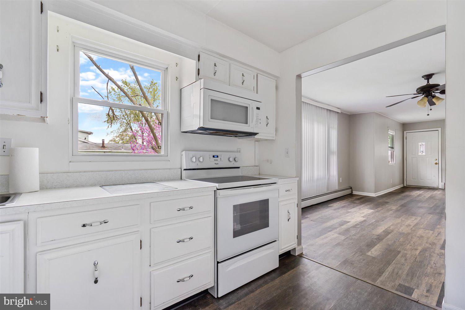 325 St Georges Road Essex, MD 21221 - Photo 21 of 52 kitchen