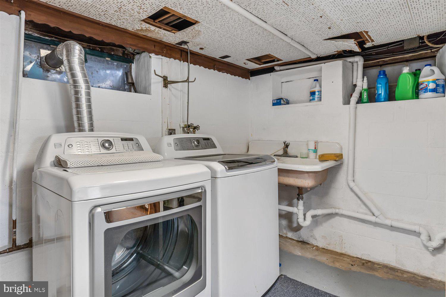 325 St Georges Road Essex, MD 21221 - Photo 40 of 52 Laundry room (waterfront)