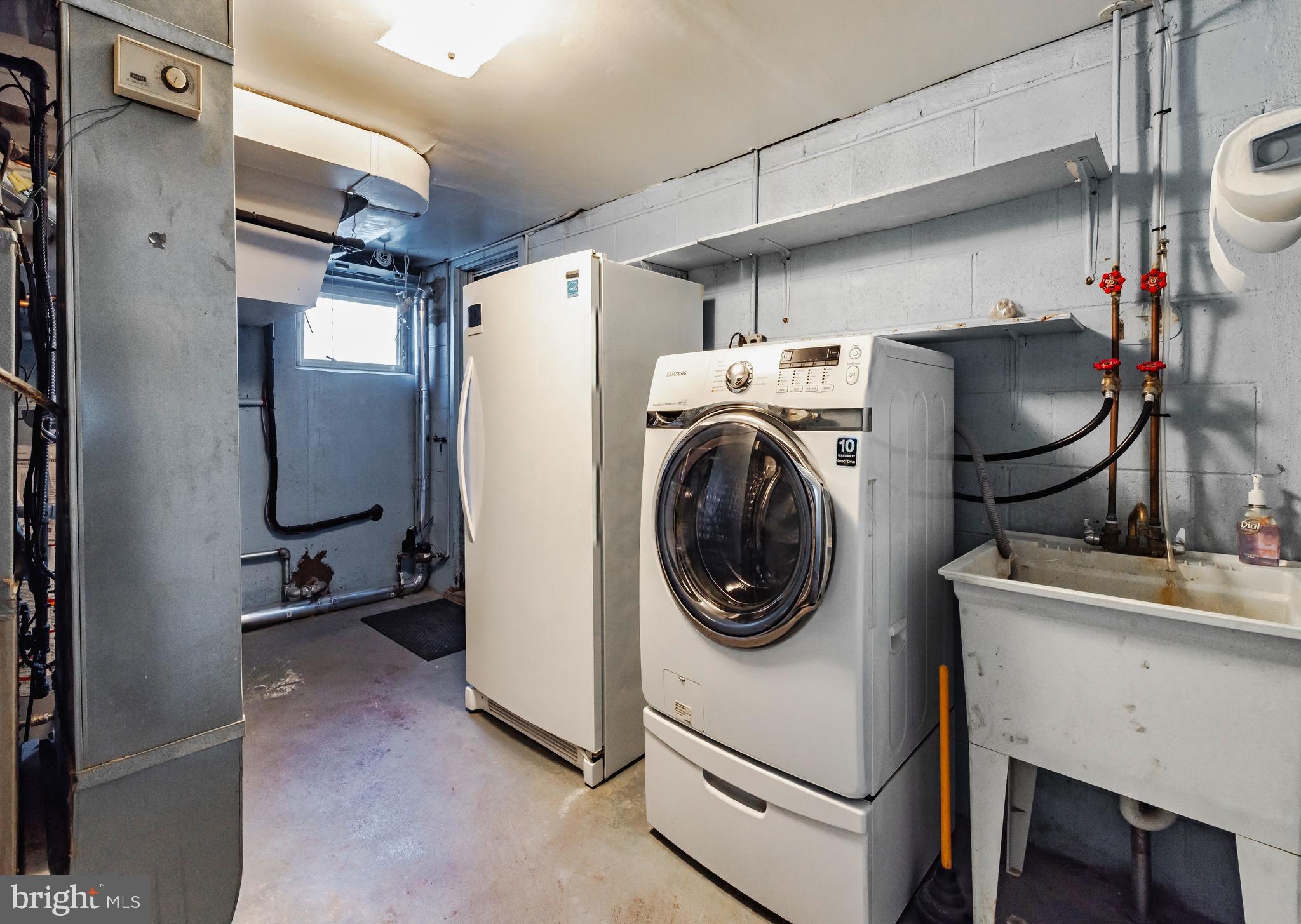 12209 Medford Road Philadelphia, PA 19154 - Photo 22 of 26 Lower level laundry room