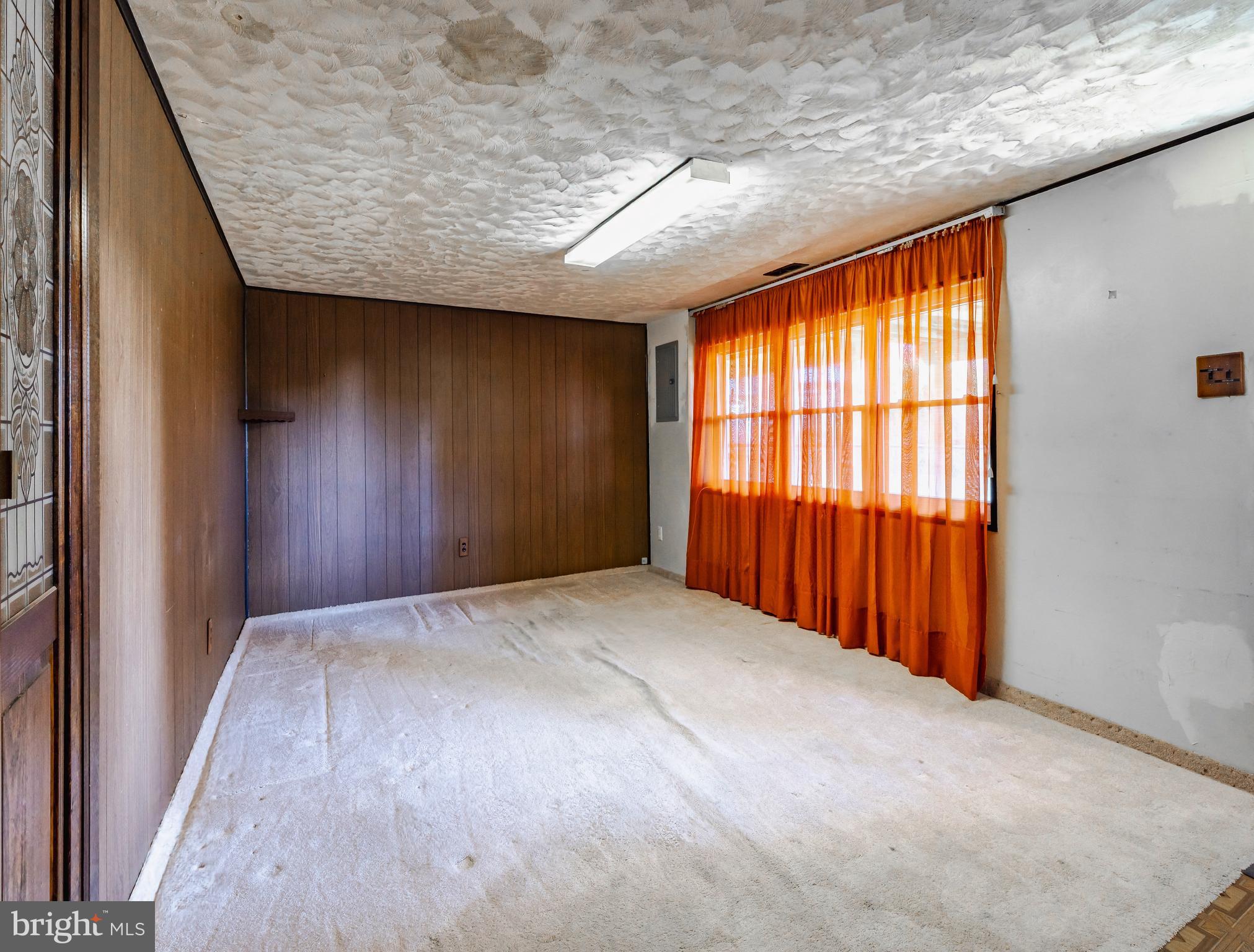 12209 Medford Road Philadelphia, PA 19154 - Photo 25 of 26 Lower level den w/walk out to yard
