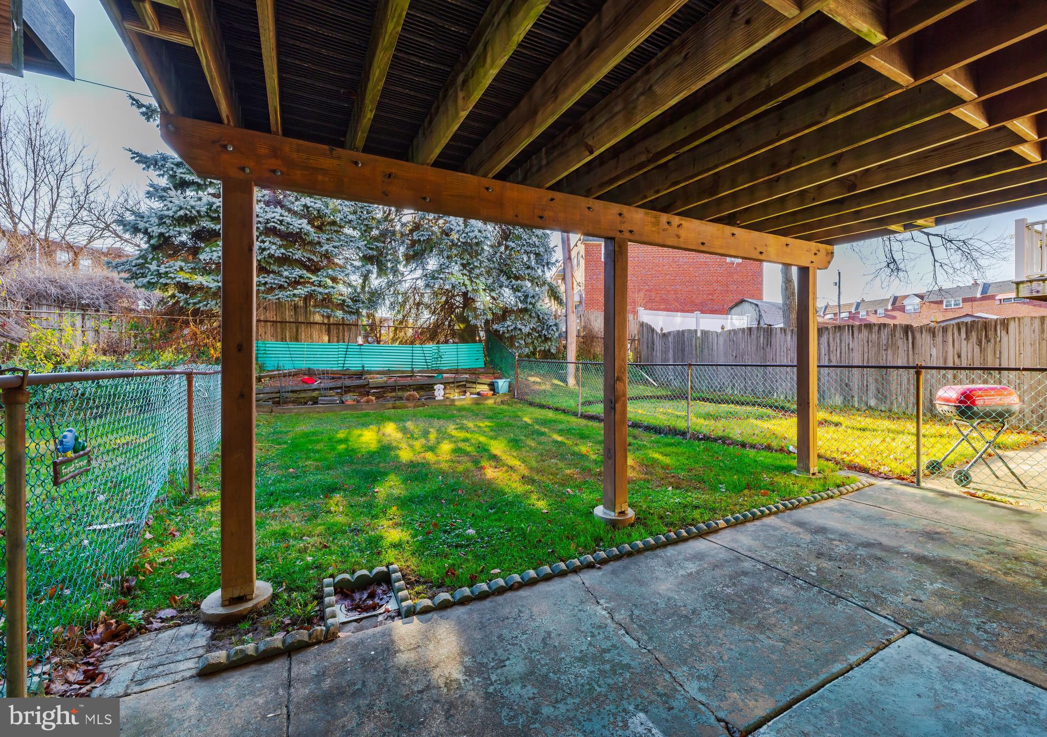 12209 Medford Road Philadelphia, PA 19154 - Photo 4 of 26 Lower level patio & yard
