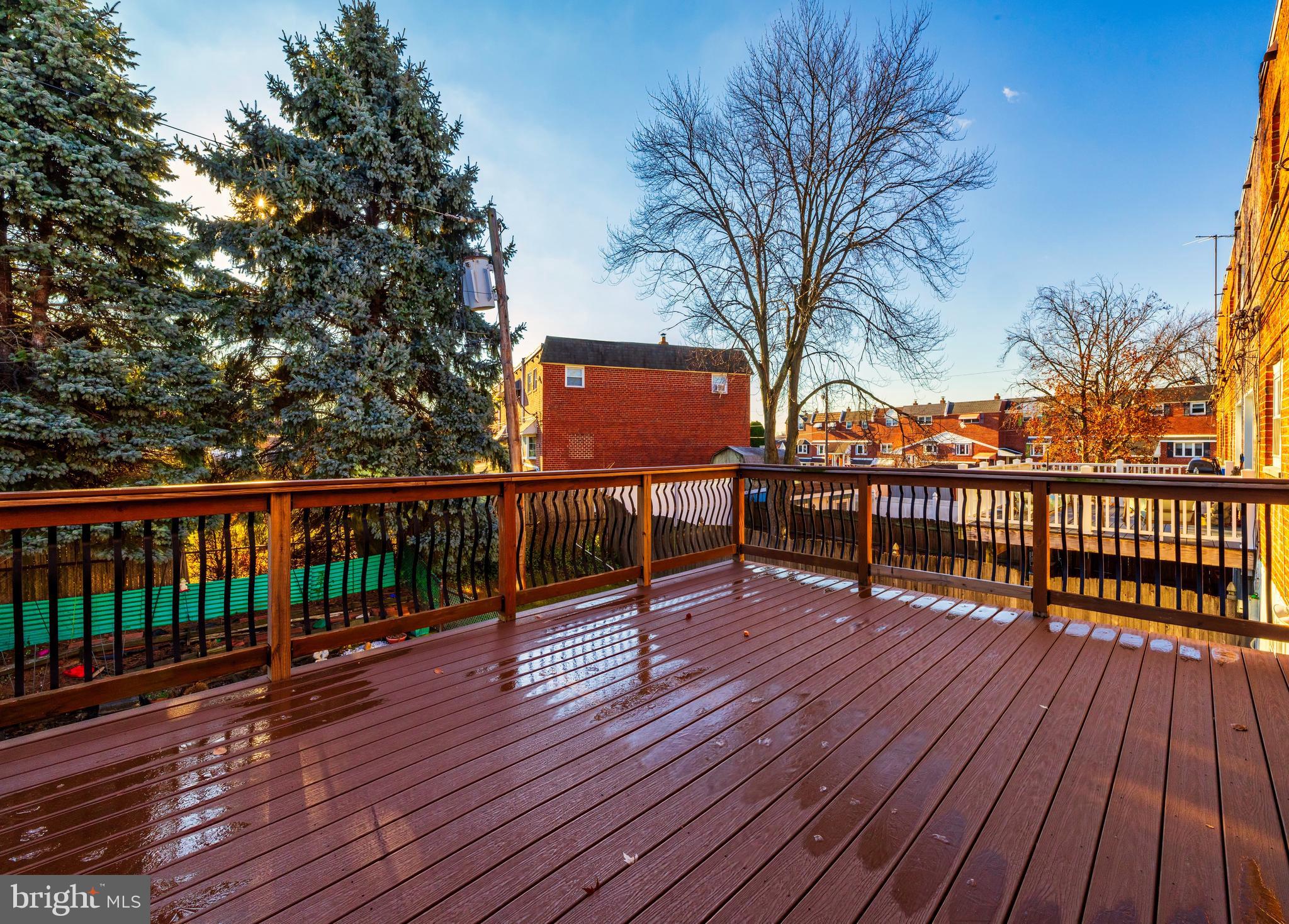 12209 Medford Road Philadelphia, PA 19154 - Photo 5 of 26 20 x 14 Trek deck for entertaining