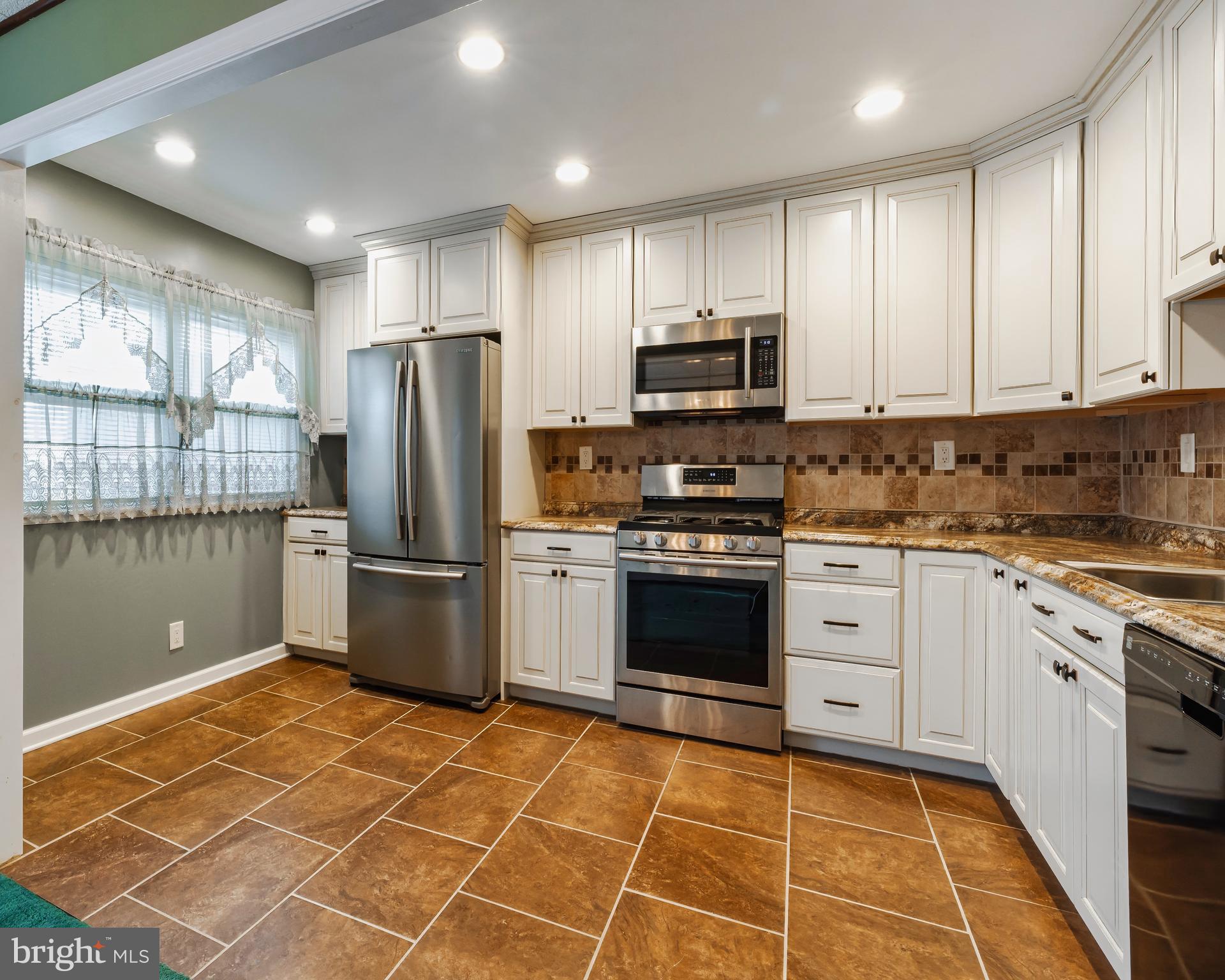 12209 Medford Road Philadelphia, PA 19154 - Photo 6 of 26 Updated Kitchen