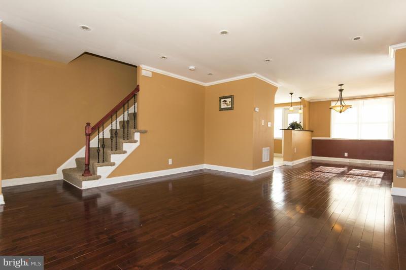 5801 Judith Way Baltimore, MD 21206 - Photo 1 of 23 Living Room .