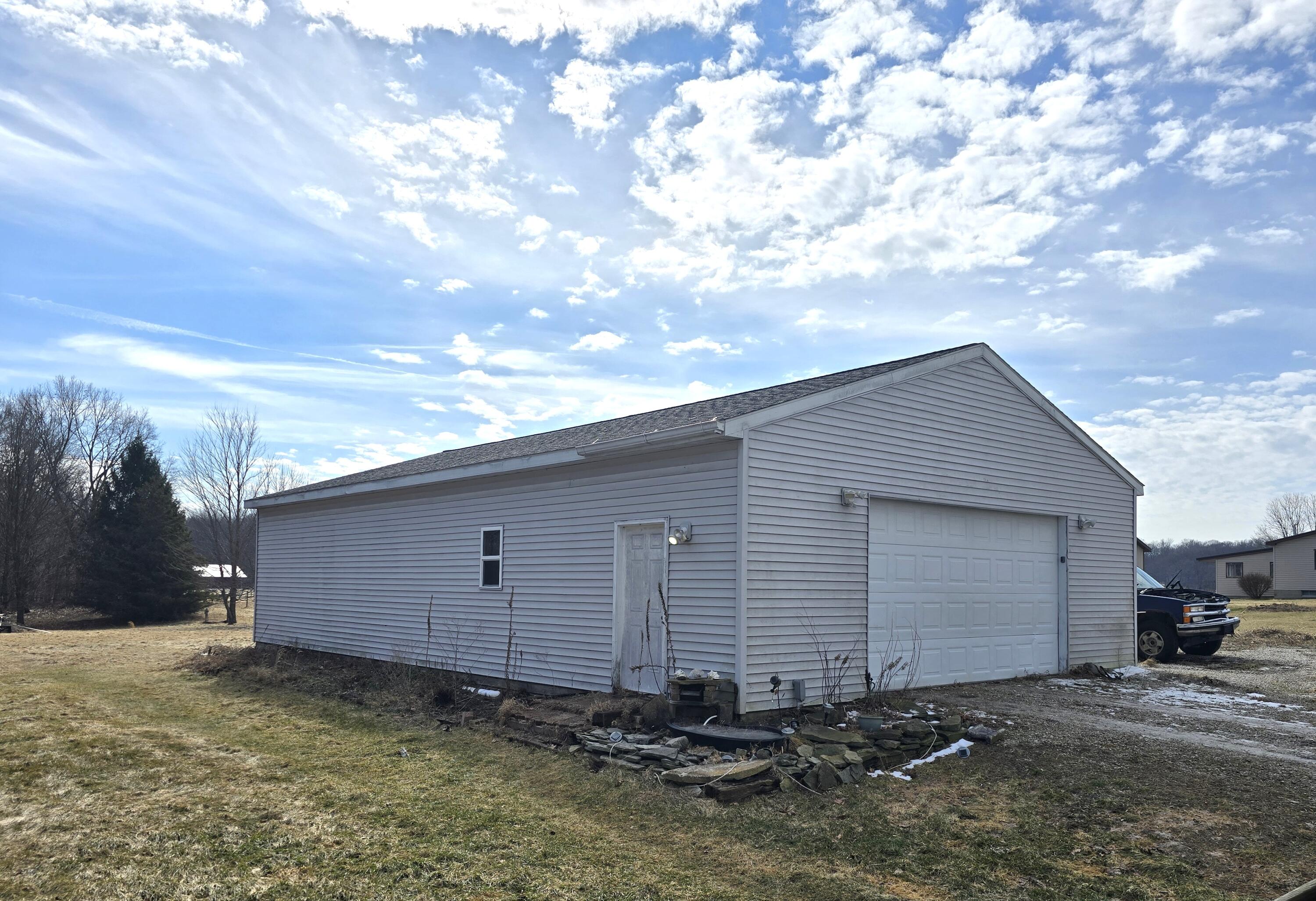 8020 Day Road Bellevue, MI 49021 - Photo 3 of 24 1000025443