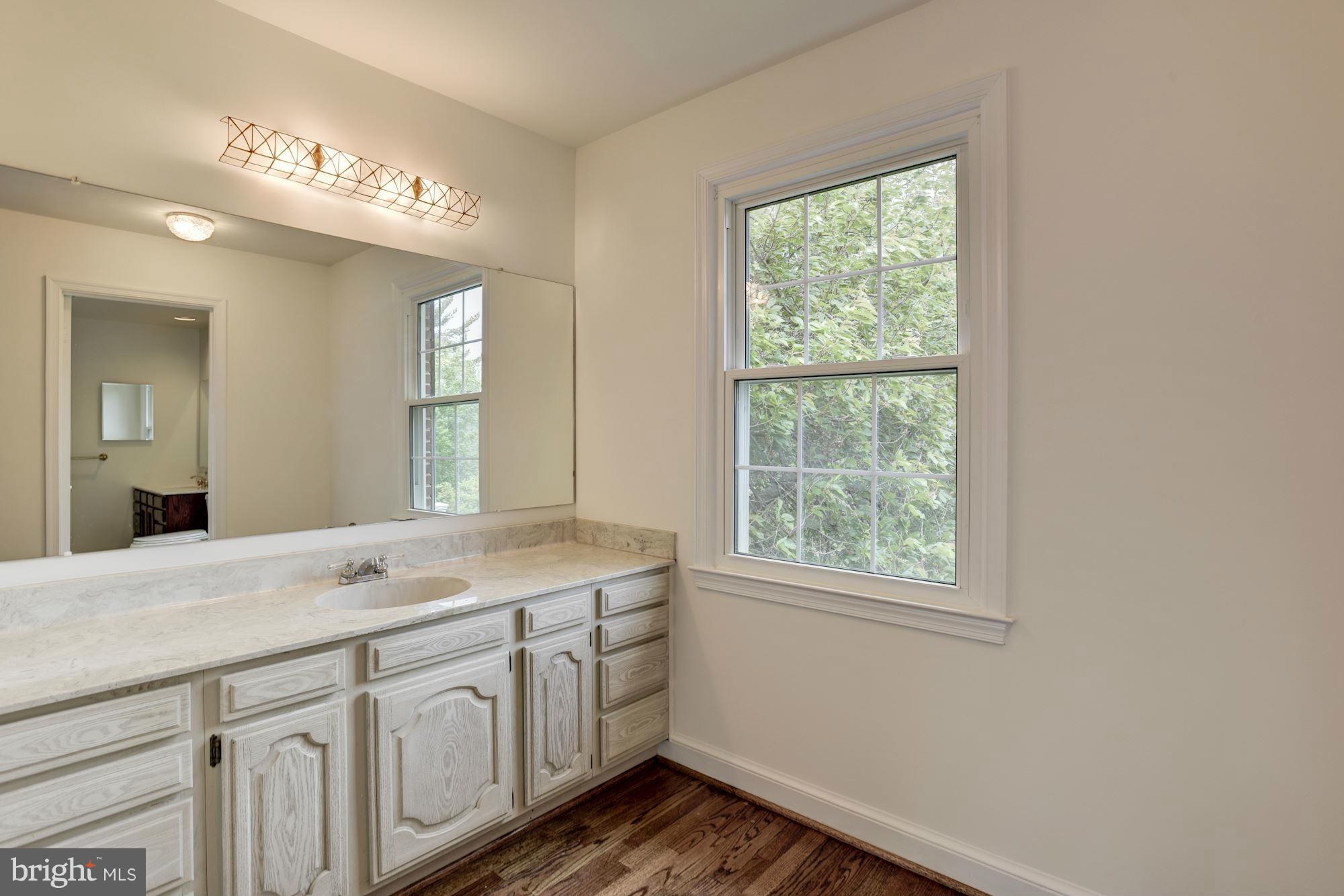 13605 Query Mill Road North Potomac, MD 20878 - Photo 14 of 30 Bath (Master)