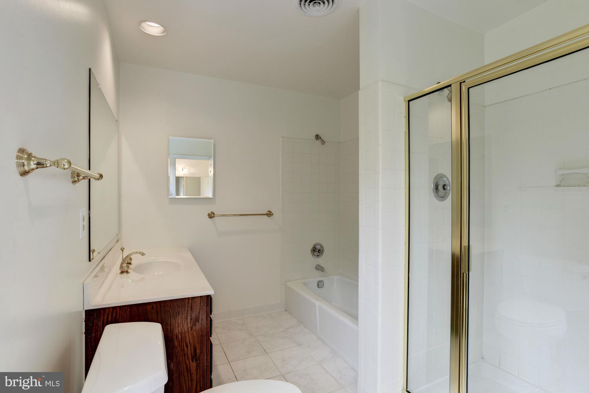 13605 Query Mill Road North Potomac, MD 20878 - Photo 15 of 30 Bath (Master)