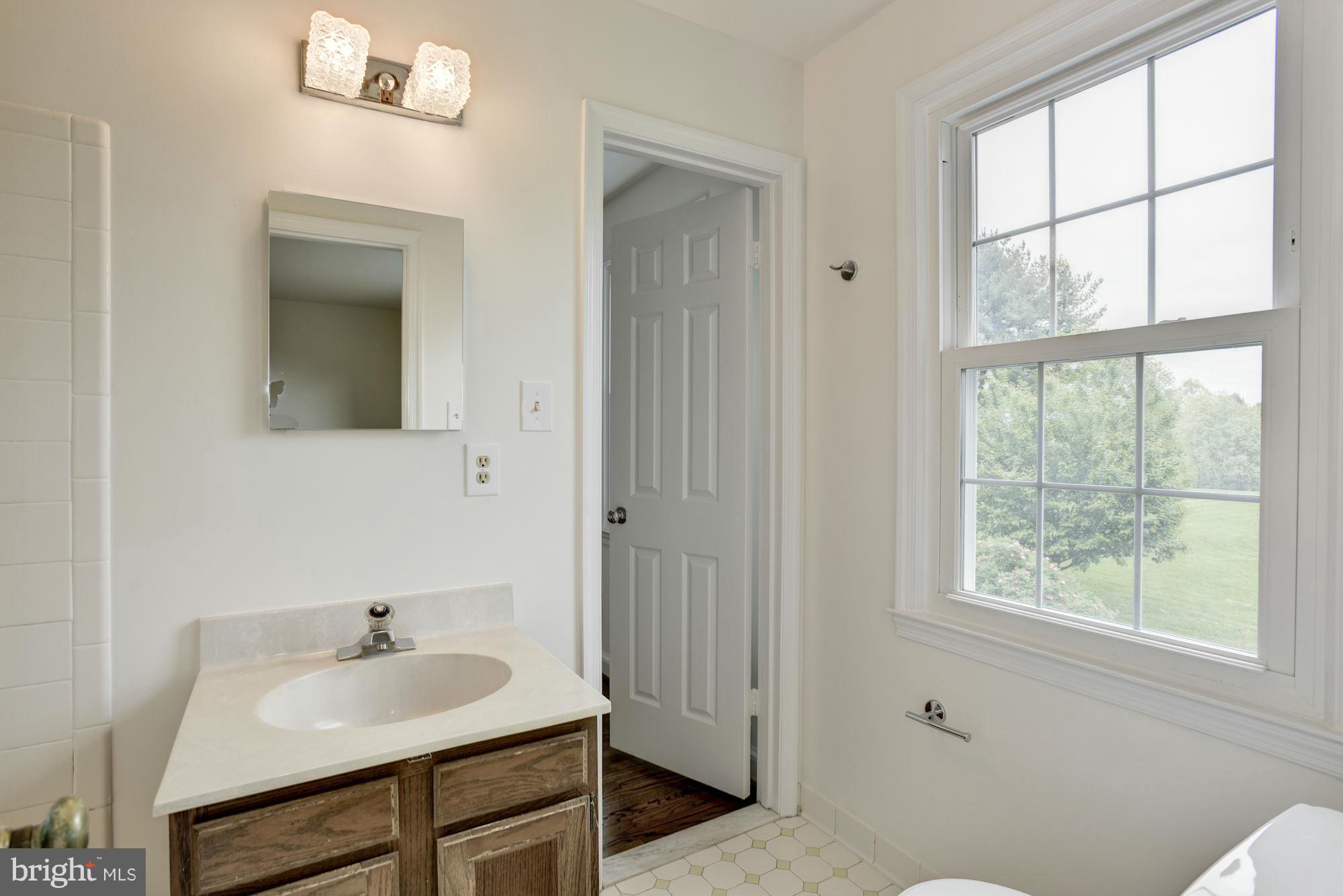 13605 Query Mill Road North Potomac, MD 20878 - Photo 17 of 30 Bath