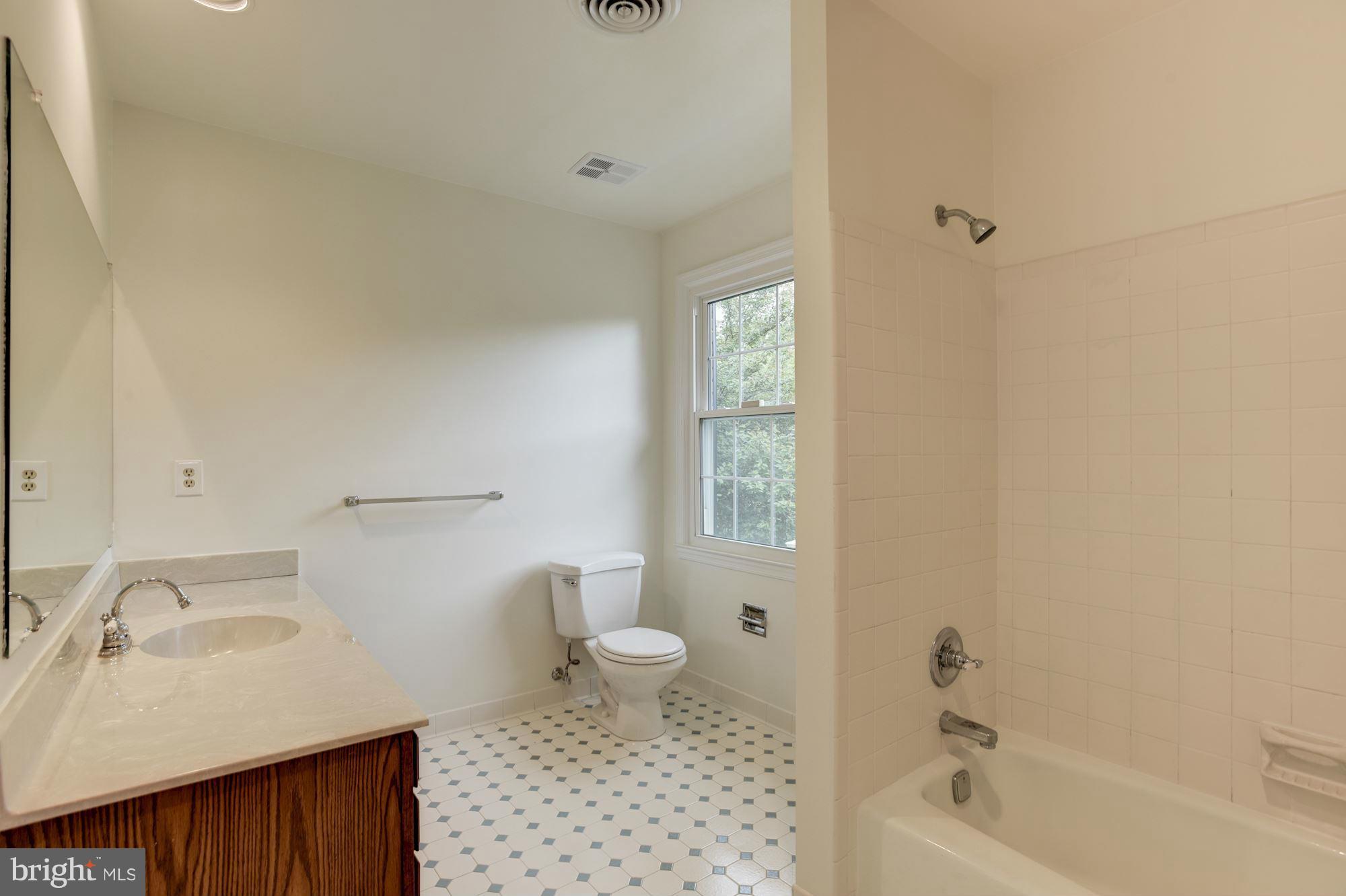 13605 Query Mill Road North Potomac, MD 20878 - Photo 20 of 30 Bath (Master)