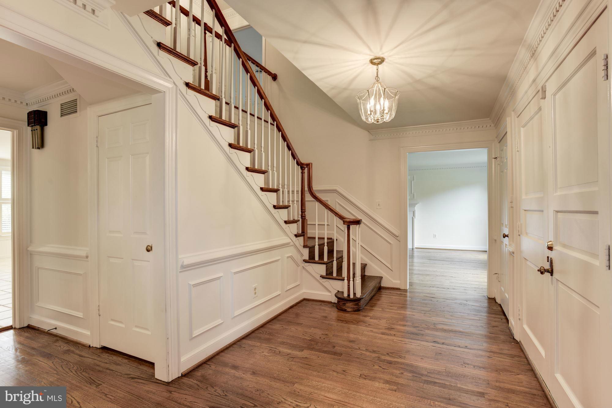 13605 Query Mill Road North Potomac, MD 20878 - Photo 3 of 30 Entry Hall