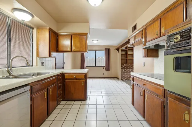 $495,000 | 1721 Beverly Avenue, Clovis, CA 93611