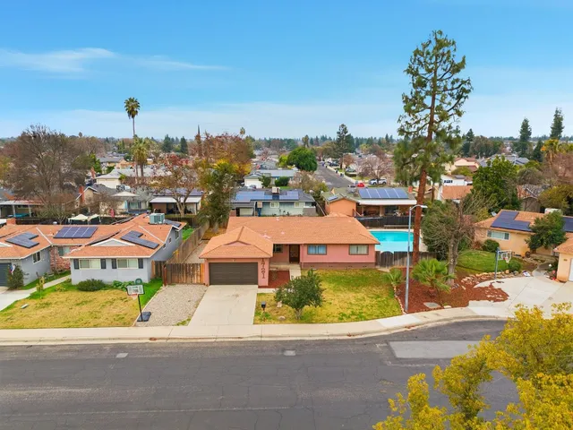 $495,000 | 1721 Beverly Avenue, Clovis, CA 93611