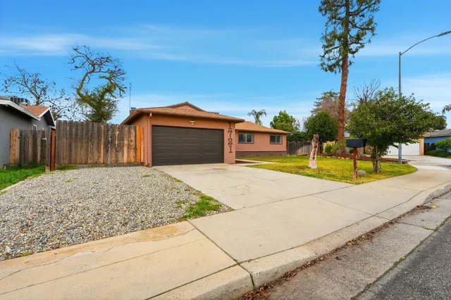 $495,000 | 1721 Beverly Avenue, Clovis, CA 93611