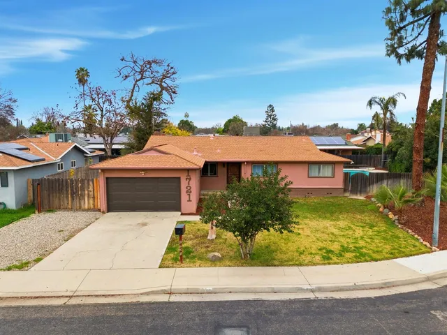 $495,000 | 1721 Beverly Avenue, Clovis, CA 93611