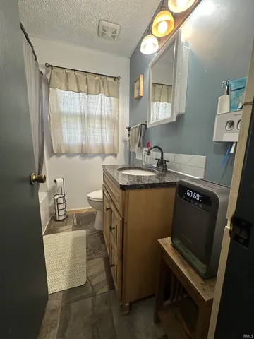 $289,900 | 1357 South Hasler Road, Bloomfield, IN 47424