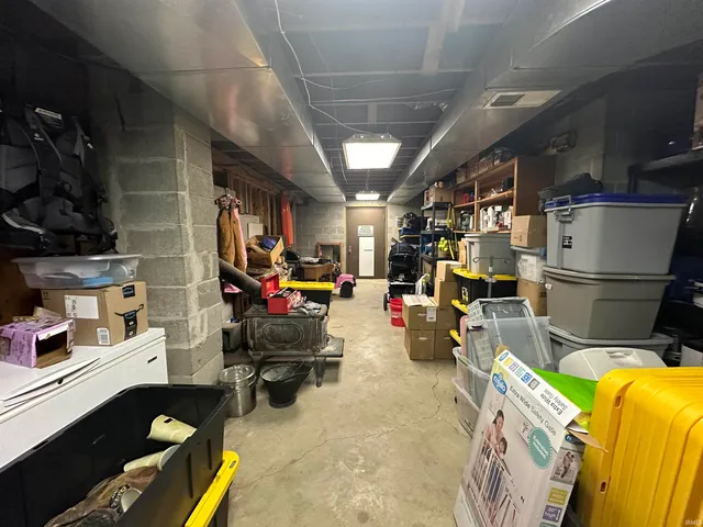 $289,900 | 1357 South Hasler Road, Bloomfield, IN 47424