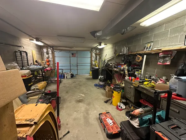 $289,900 | 1357 South Hasler Road, Bloomfield, IN 47424