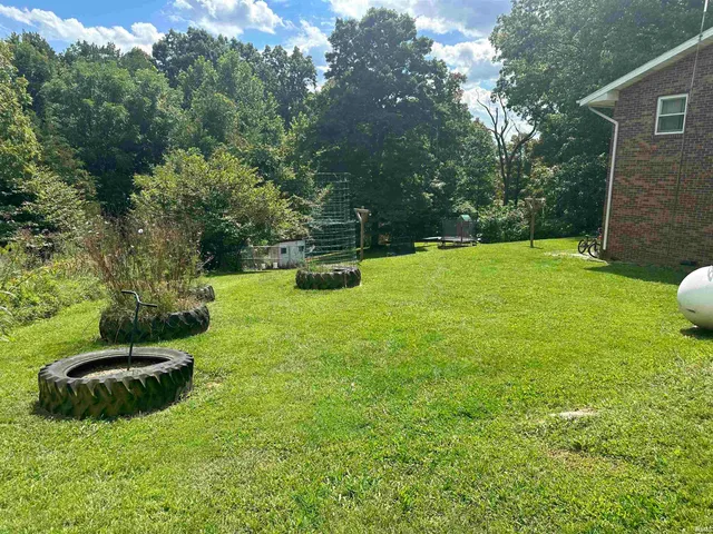 $289,900 | 1357 South Hasler Road, Bloomfield, IN 47424