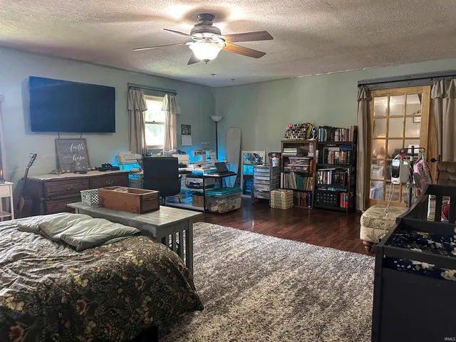 $289,900 | 1357 South Hasler Road, Bloomfield, IN 47424