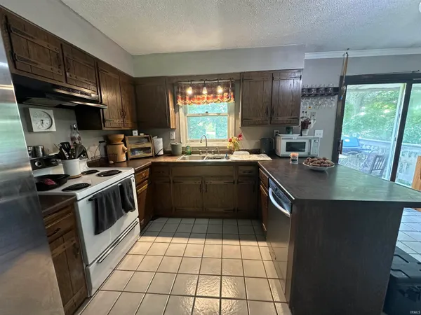 $289,900 | 1357 South Hasler Road, Bloomfield, IN 47424