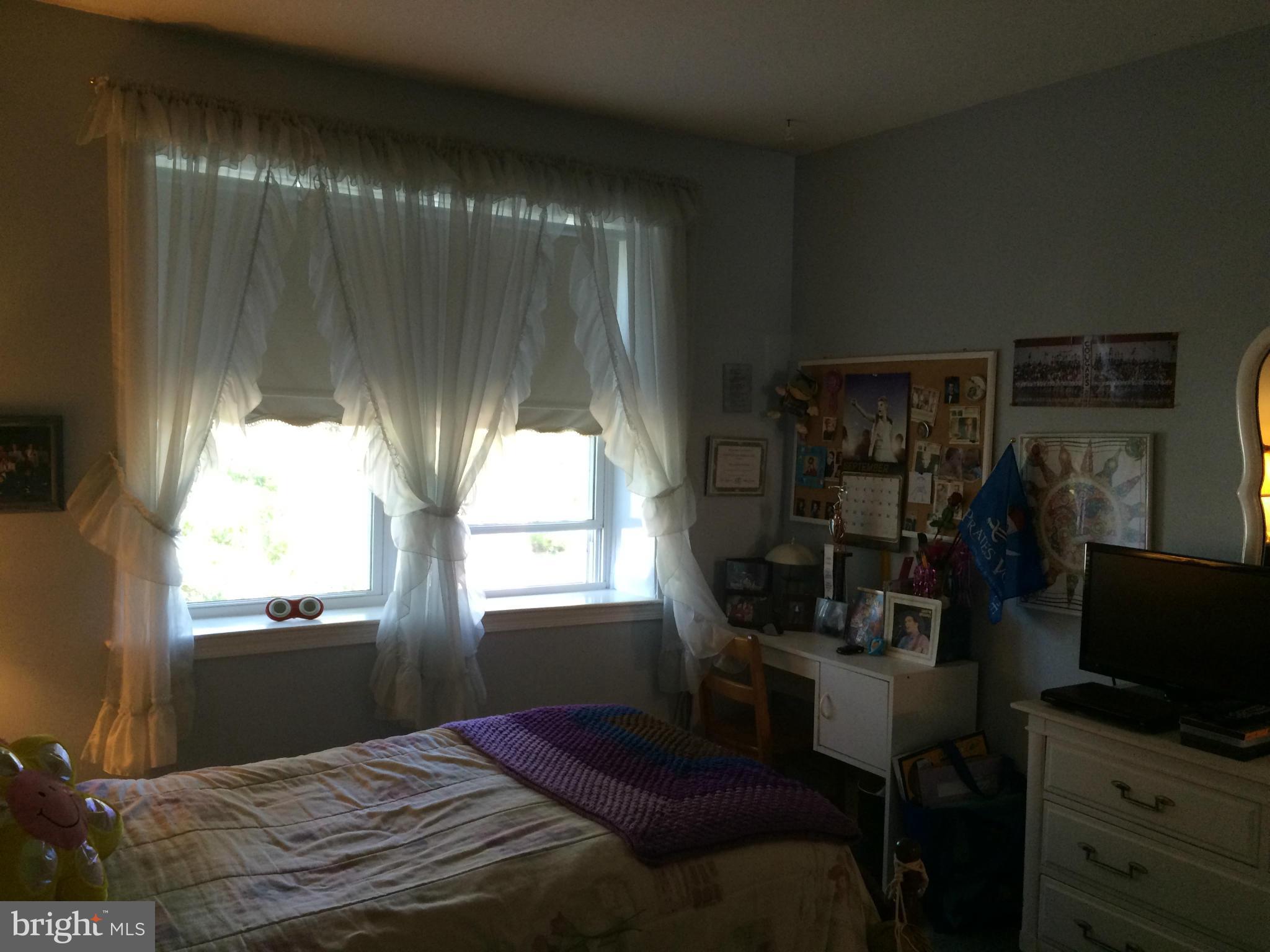 75 Oak Shade Road Gaithersburg, MD 20878 - Photo 17 of 29 Bedroom