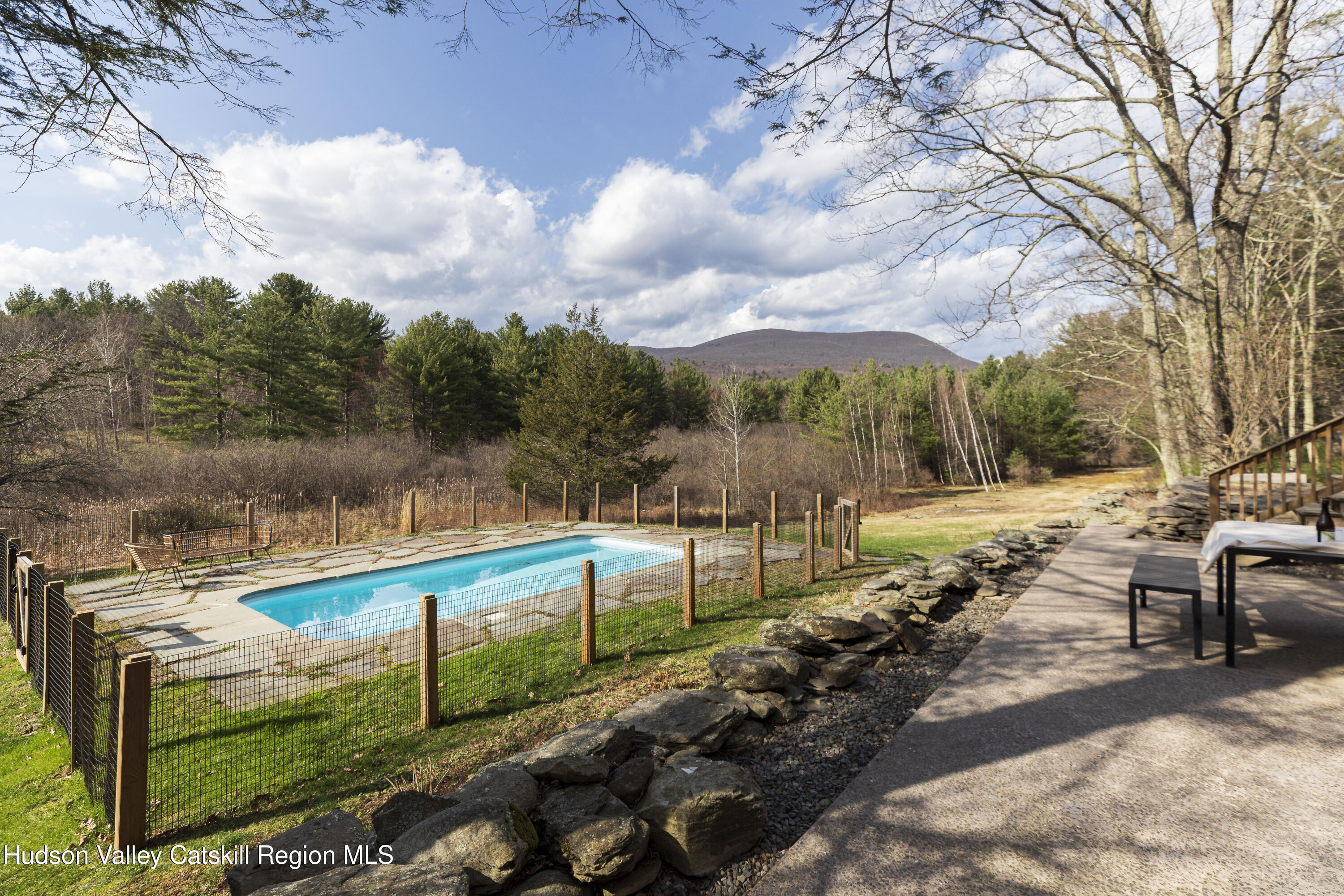 22 Rocky Mountain Road Kerhonkson, NY 12446 - Photo 3 of 21 3