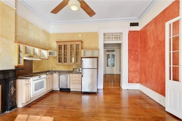 $3,500 | 824 Royal Street, Unit G, New Orleans, LA 70116