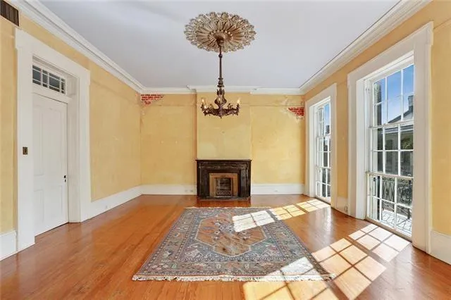 $3,500 | 824 Royal Street, Unit G, New Orleans, LA 70116