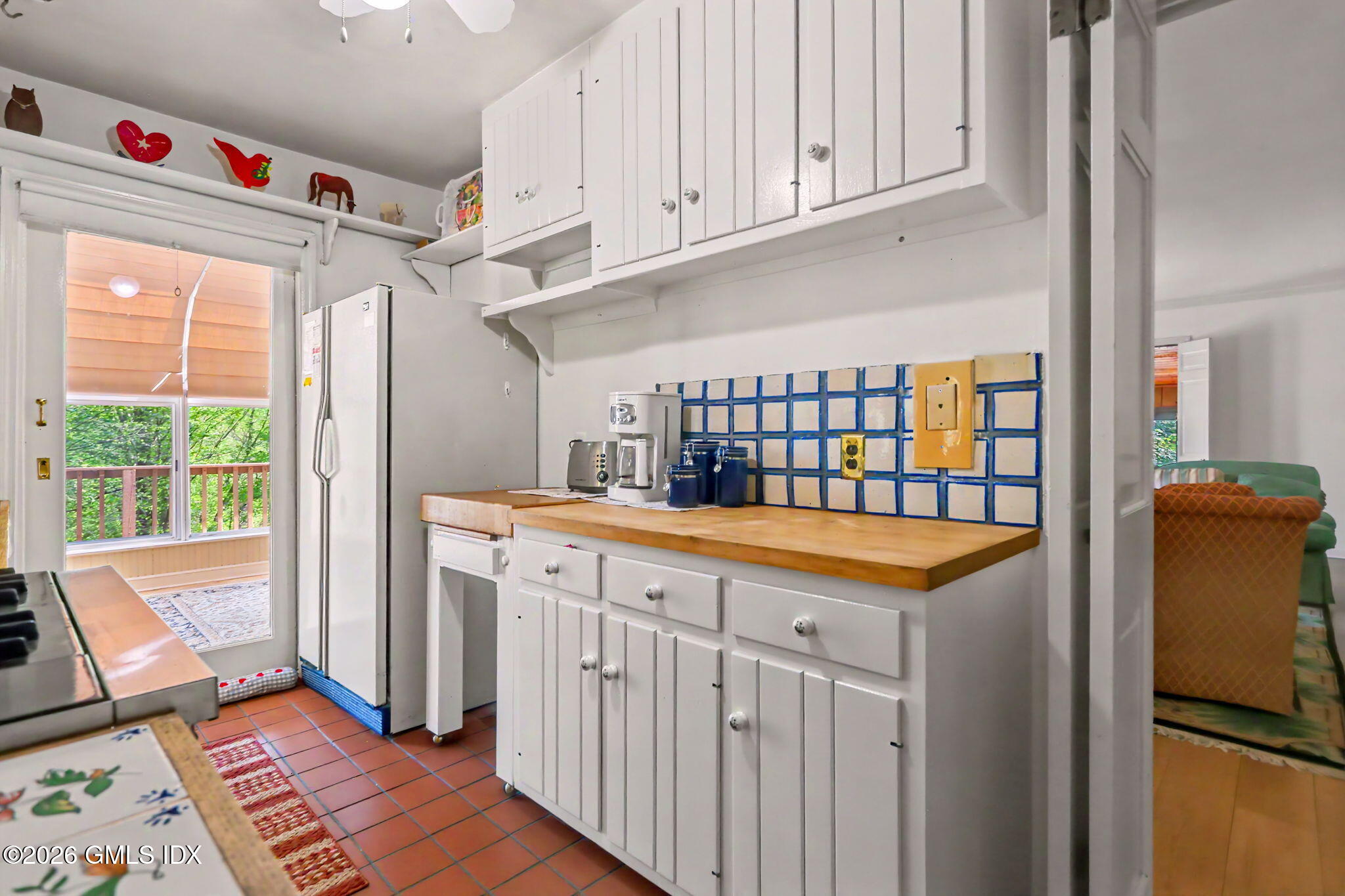 24 Hardscrabble Road Greenwich, CT 06831 - Photo 11 of 34 10-web-or-mls-24-hardscrabble-rd