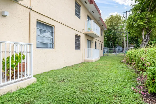 $2,200 | 2661 Southwest 11th Street, Unit 14, Miami, FL 33135