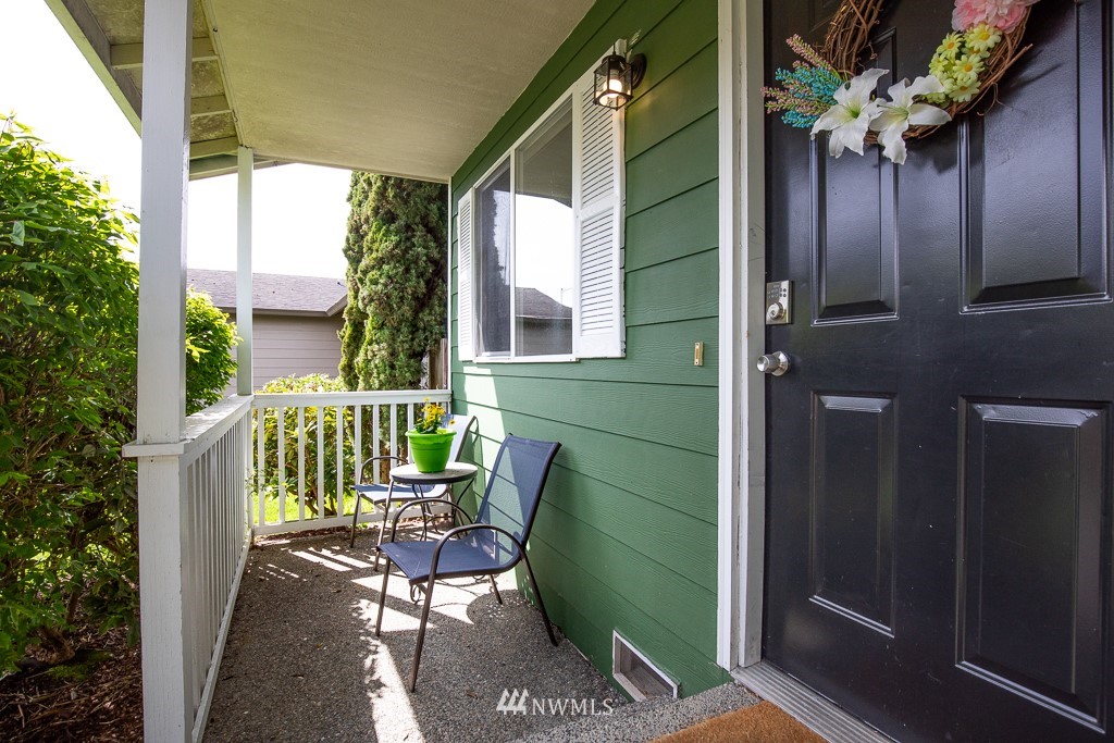 1119 Merea Lane Sultan, WA 98294 - Photo 19 of 20 a view of a chair and table in the balcony