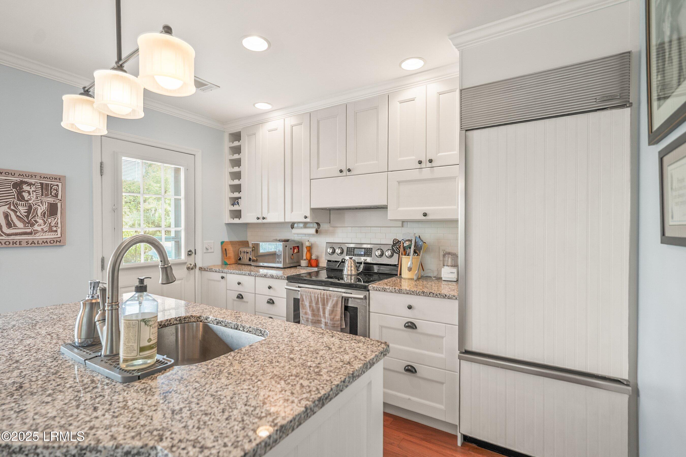 1304 Barnwell Bluff Beaufort, SC 29902 - Photo 15 of 58 Kitchen