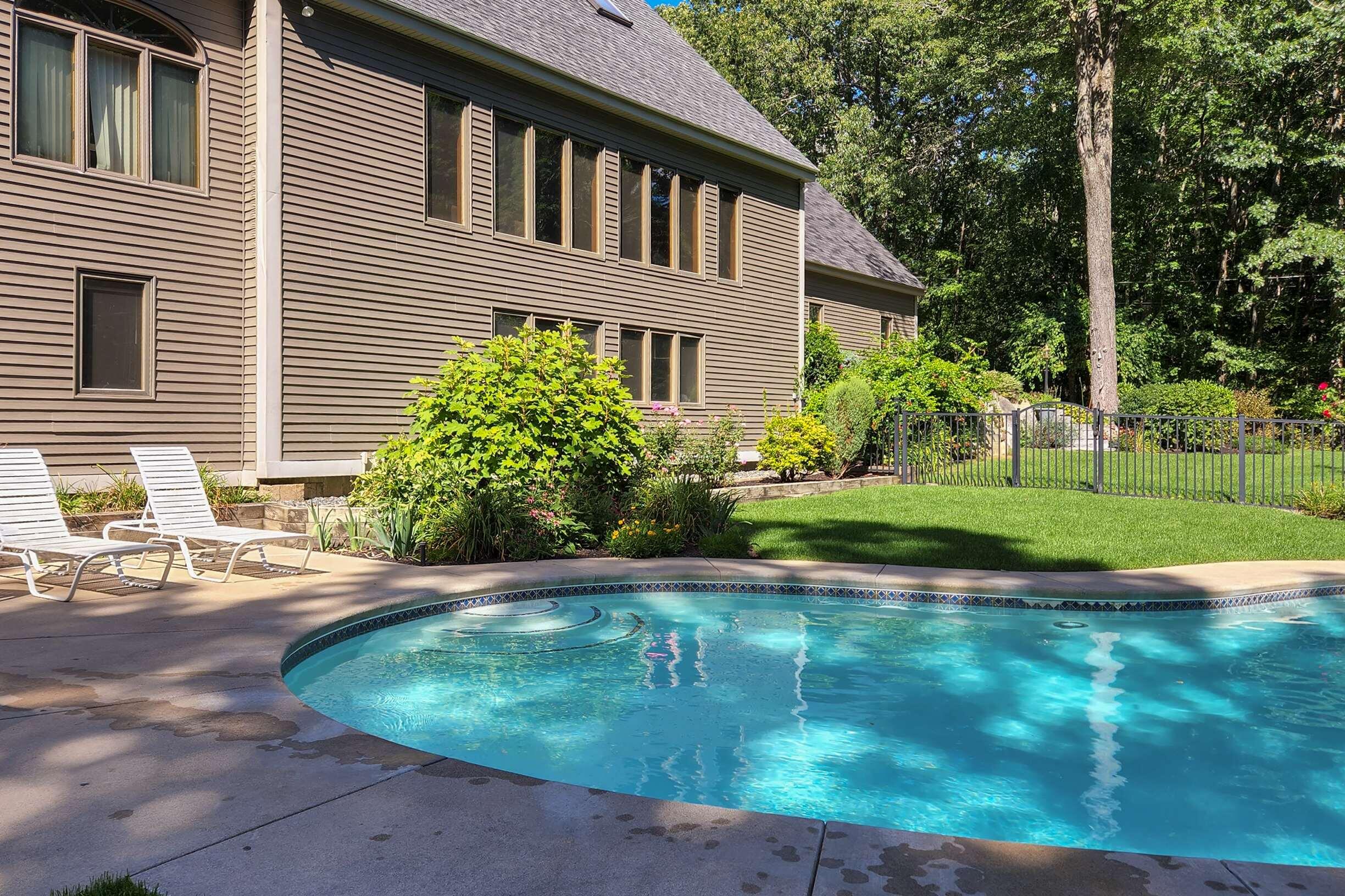 41 Brixham Road York, ME 03909 - Photo 4 of 38 Pool