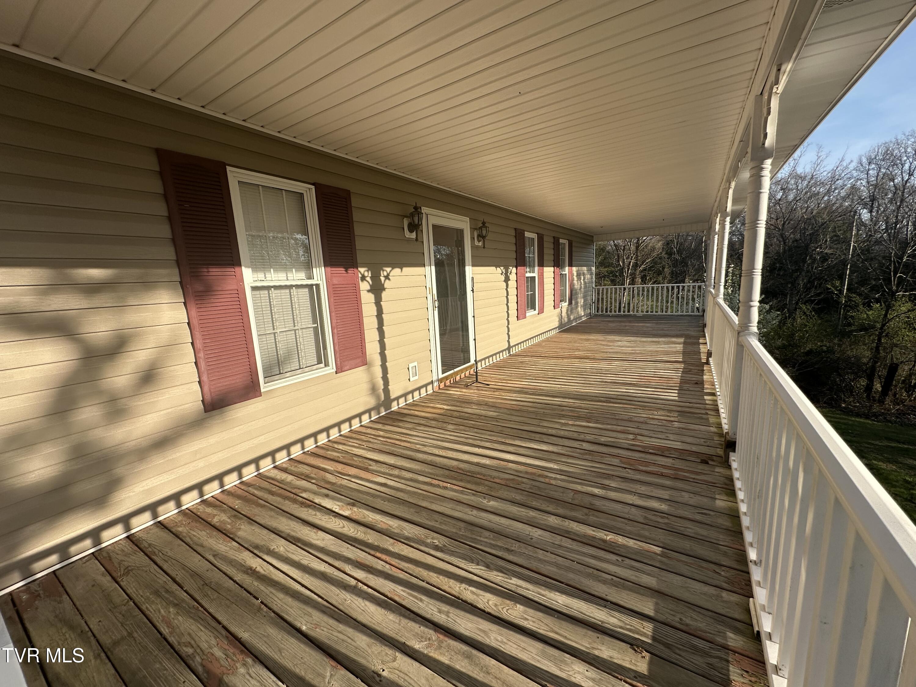 384 Bridgefield Way Newport, TN 37821 - Photo 4 of 17 IMG_1859