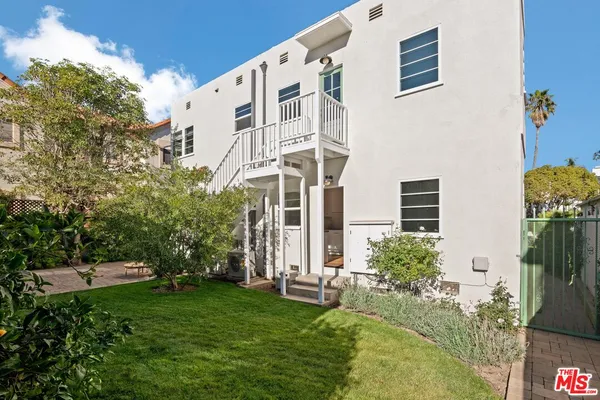 $5,200 | 1134 17th Street, Unit D, Santa Monica, CA 90403