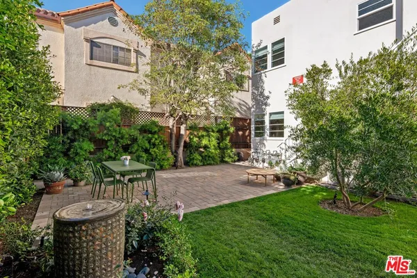 $5,200 | 1134 17th Street, Unit D, Santa Monica, CA 90403