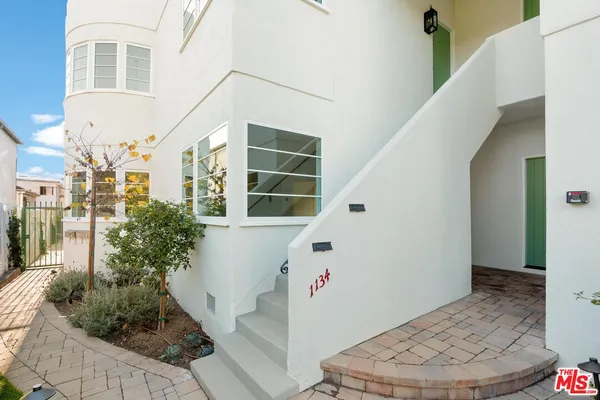 $5,200 | 1134 17th Street, Unit D, Santa Monica, CA 90403