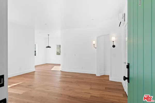 $5,200 | 1134 17th Street, Unit D, Santa Monica, CA 90403