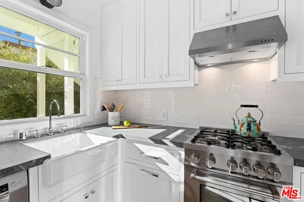 $5,200 | 1134 17th Street, Unit D, Santa Monica, CA 90403