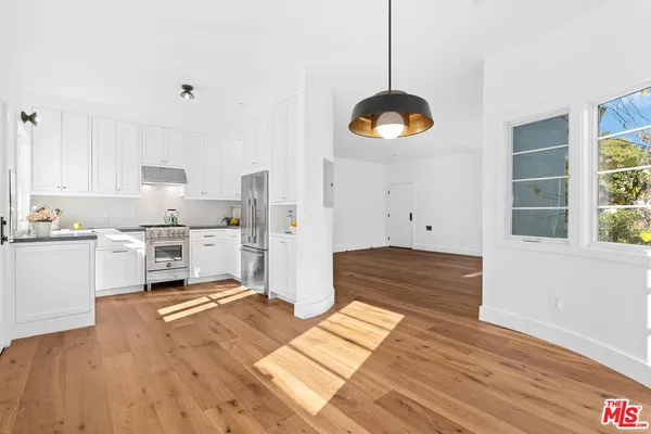 $5,200 | 1134 17th Street, Unit D, Santa Monica, CA 90403