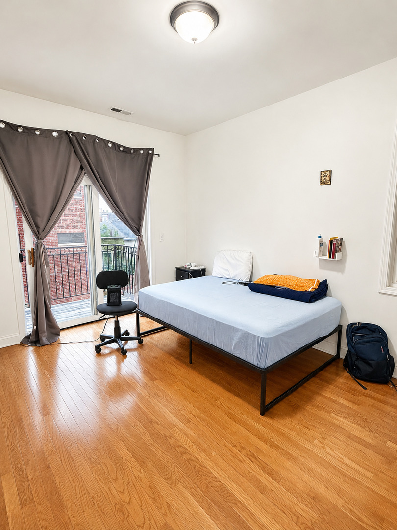 1137 West Taylor Street, Unit 4 Chicago, IL 60607 - Photo 13 of 17
