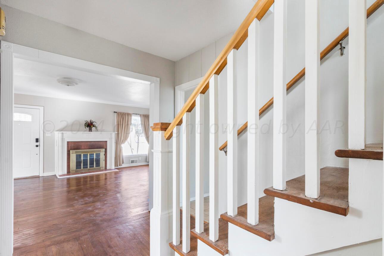 1026 Sunset Terrace Amarillo, TX 79106 - Photo 19 of 44 Hallway