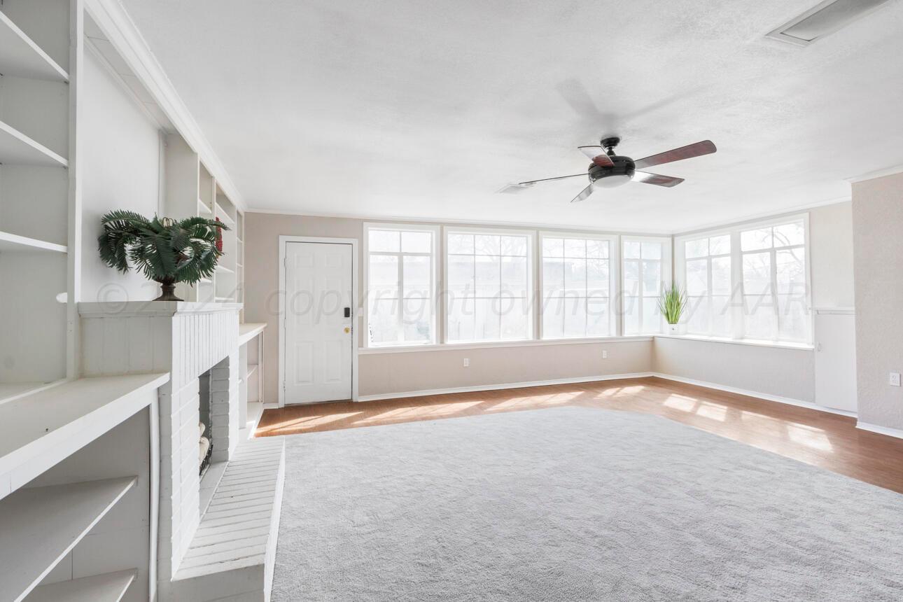 1026 Sunset Terrace Amarillo, TX 79106 - Photo 22 of 44 a view of an empty room with a window
