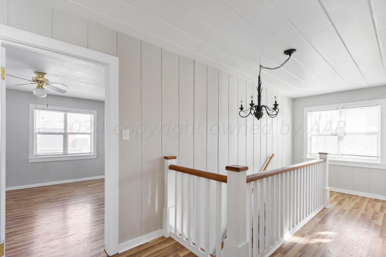 1026 Sunset Terrace Amarillo, TX 79106 - Photo 31 of 44 Upstairs Hallway