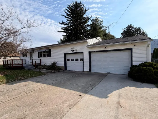 $225,000 | 1094 Aldine Drive, Heath, OH 43056