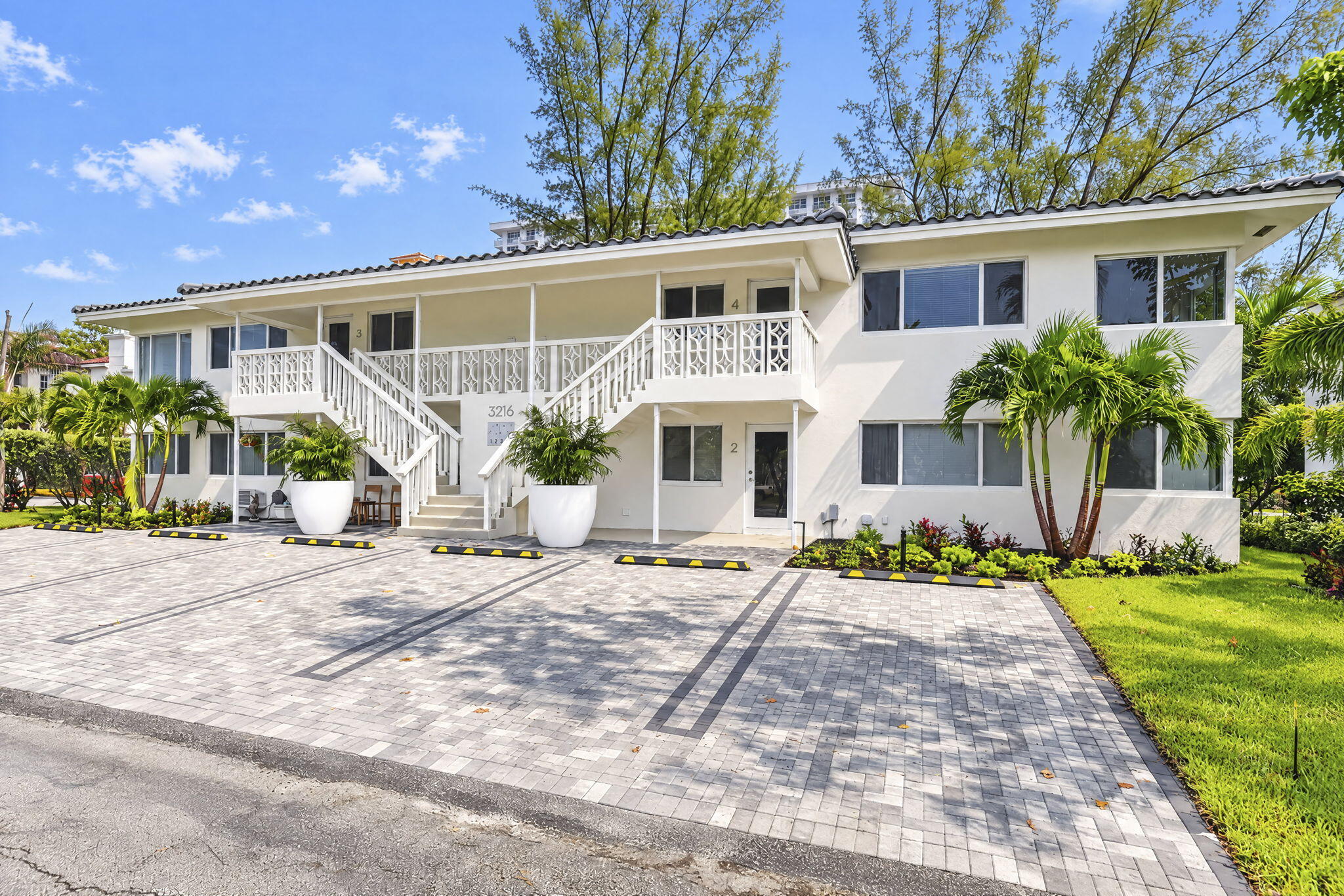 3216 Colony Club Road, Unit 4 Pompano Beach, FL 33062 - Photo 1 of 42 1-web-or-mls-8I8A6479_batchlook