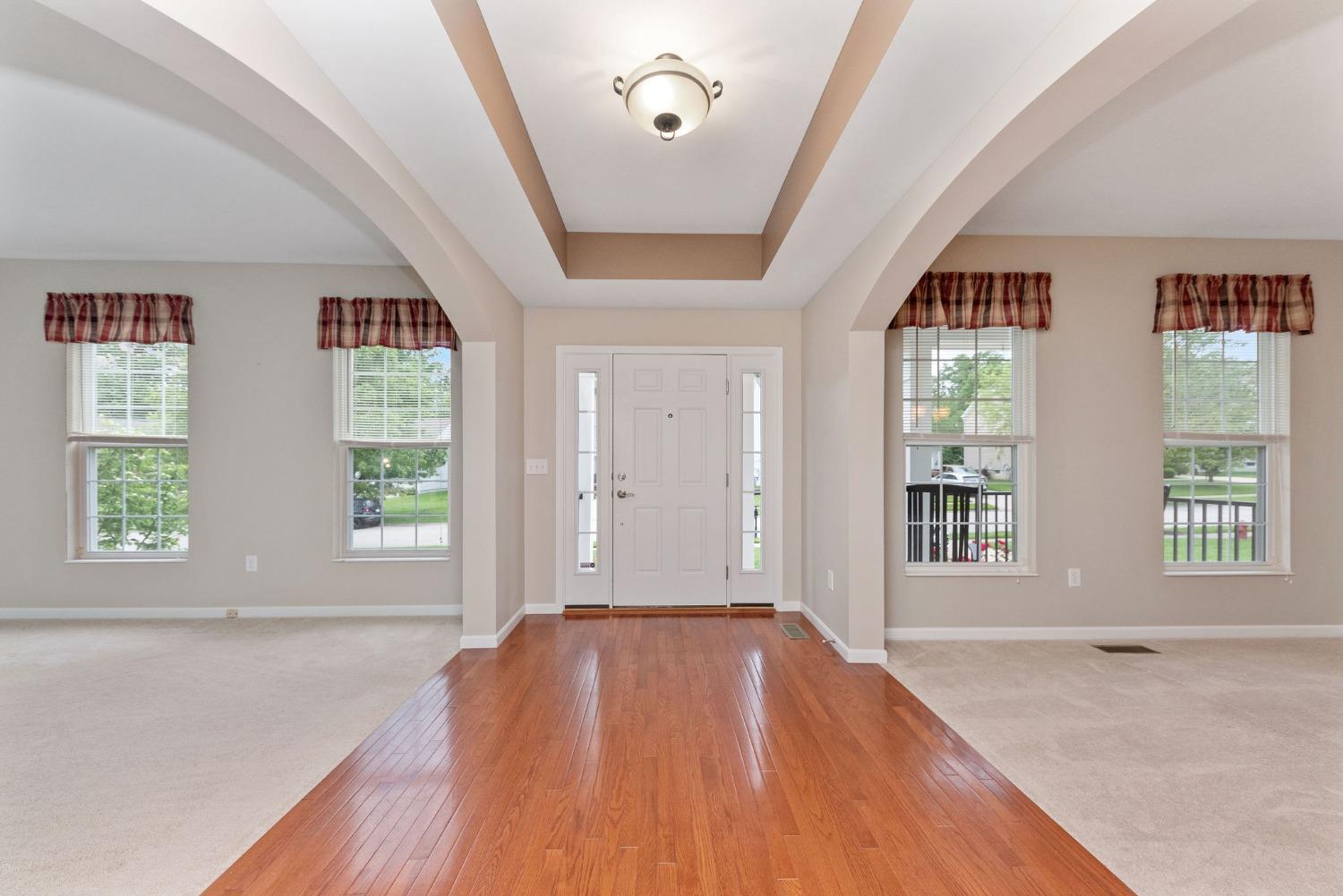692 Hyacinth Road Cincinnati, OH 45245 - Photo 7 of 41