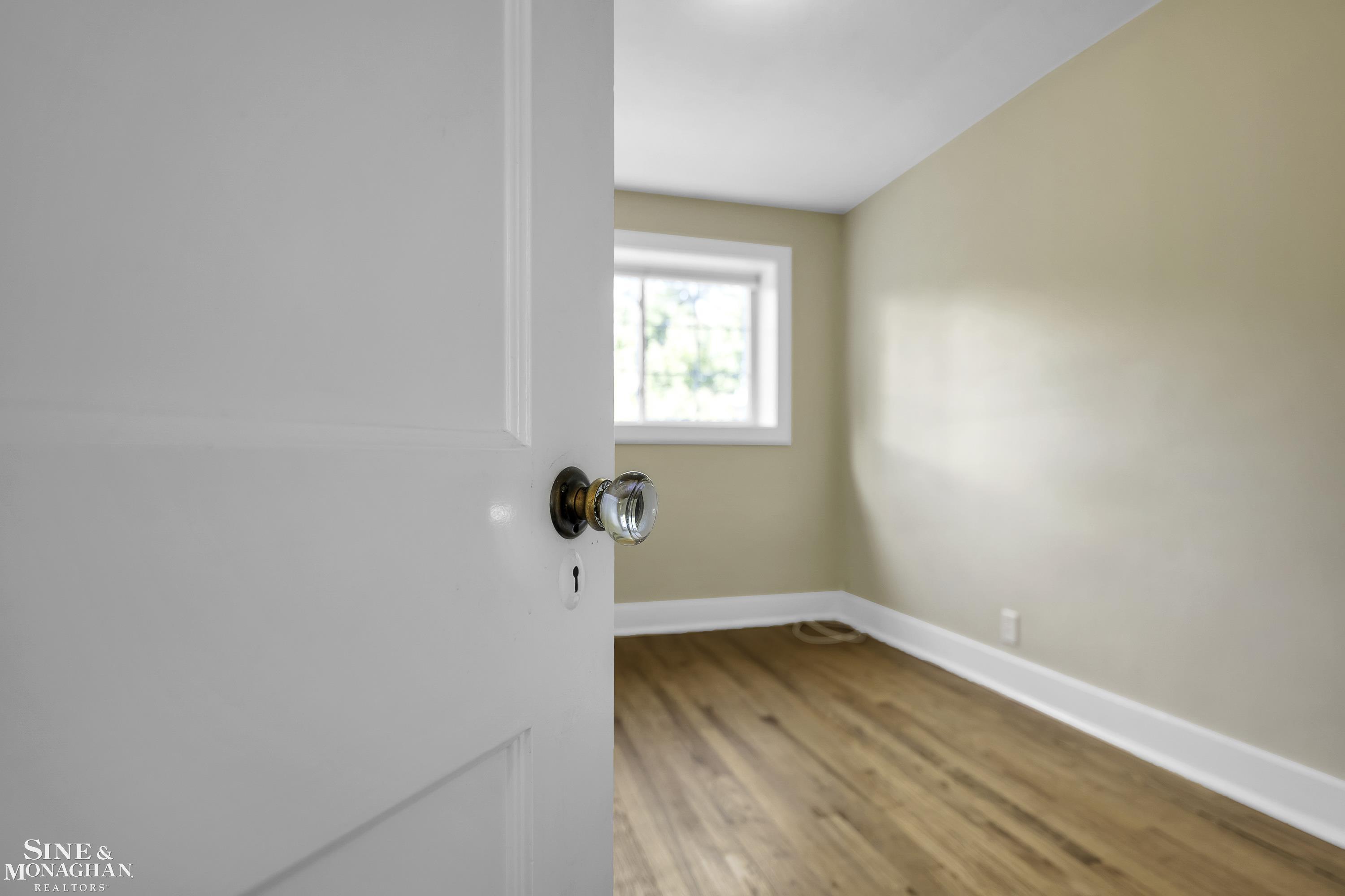 611 Fisher Road Grosse Pointe, MI 48230 - Photo 36 of 49 50158402-5d2b30f6-36d1-4550-982b-f46f2bae6067.JPG